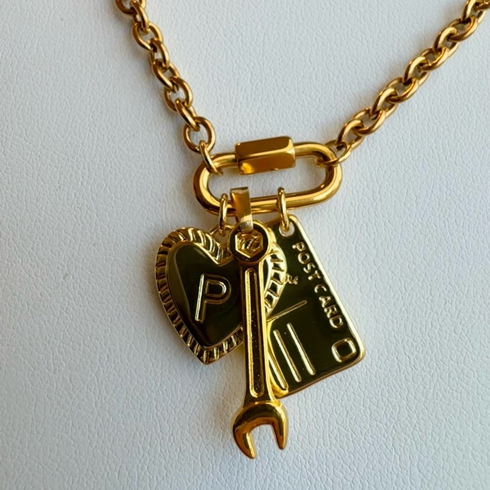 Women’s Gold Initial Heart Charm Necklace - Picture 2 of 4